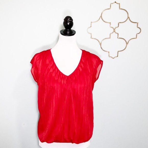 red bubble hem top